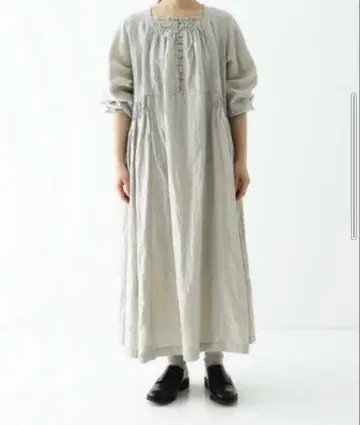 네스트로브 파나쥬 절개 개더 원피스 베이지 생지