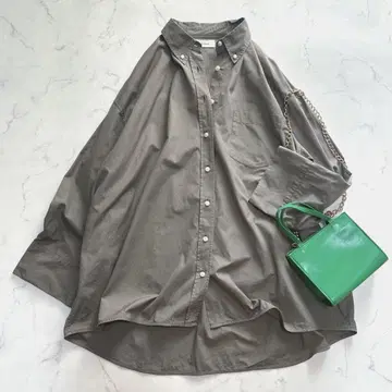 새상품급 미라 오웬 빅 실루엣 긴팔 셔츠 로고 자수