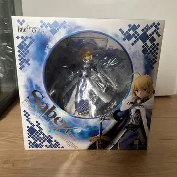 Fate/Grand Order 세이버 펜드래건 피규어