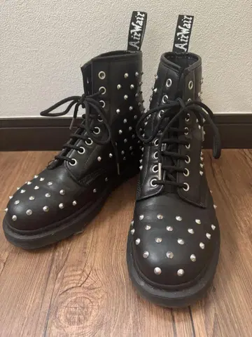 Dr.Martens 1460 스터드 8홀 부츠 UK7