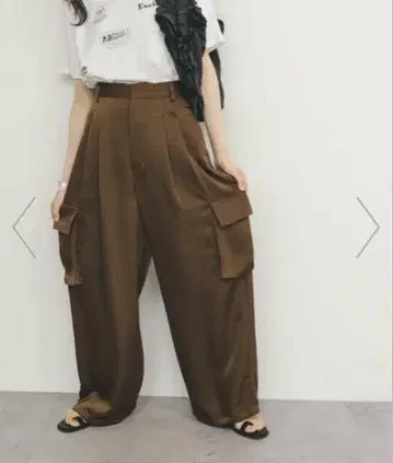 [ 미사용 새상품 ] KBF 브라운 카고 팬츠