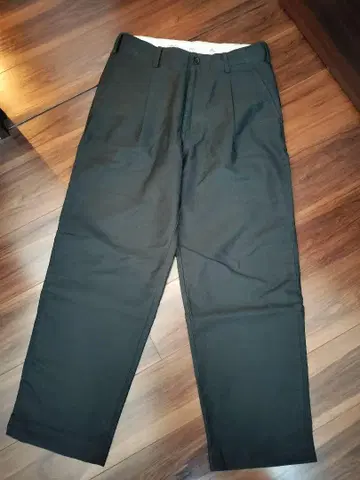 UNIQLOxJWanderson 턱 와이드 팬츠 다크 그레이 W76