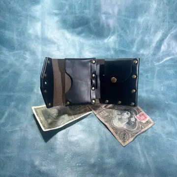컴팩트 가죽 지갑 크롬 엑셀 가죽 블랙 컬러 놋쇠 핸드메이드