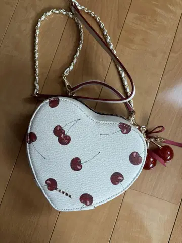 RANDA 체리 백 화이트