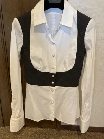 라펠라 블라우스