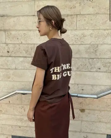 roku 백 프린트 T셔츠