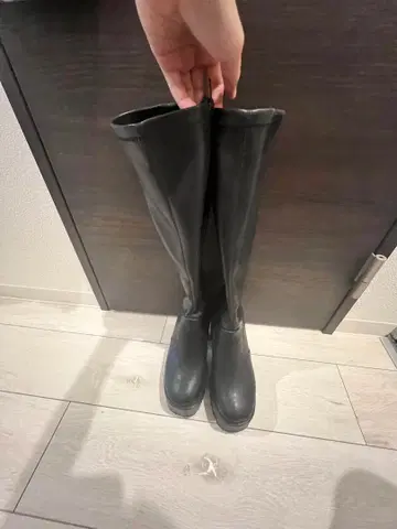 블랙 통굽 롱 부츠 R&E