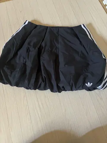 adidas 블랙 벌룬 스커트 L