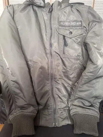 [고품질] ALPHA INDUSTRIES 후데트 리브 자켓