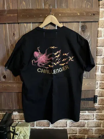 CHALLENGER / OCTOPUS TEE 타코 파이어