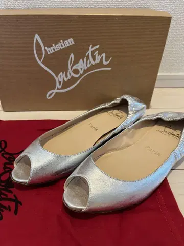 Christian Louboutin 실버 플랫슈즈