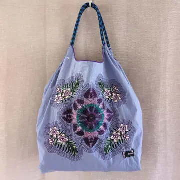 볼&체인 캐시 mom 자수 토트백 자수정 색상
