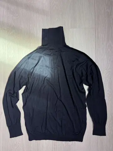 새상품 JOHN SMEDLEY SEA ISLAND 네이비 터틀넥
