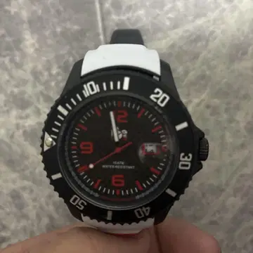 ICE-WATCH 블랙/화이트 시계