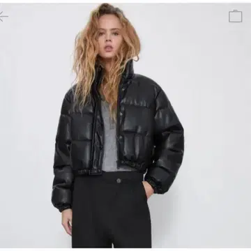 ZARA 인조 가죽 크롭 다운 자켓