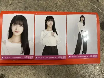 노기자카46 쿠보 시오리 어깨 트임 상의 3종 컴프 브로마이드