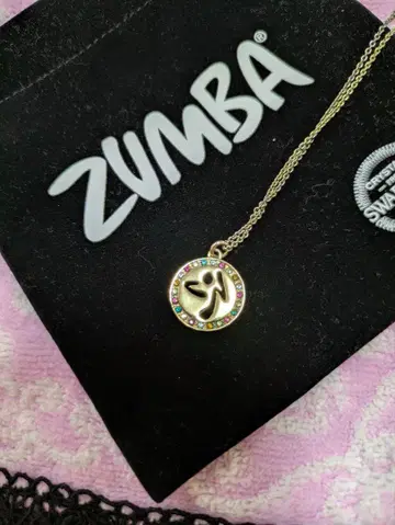 ZUMBA 스와로브스키 목걸이 새상품급
