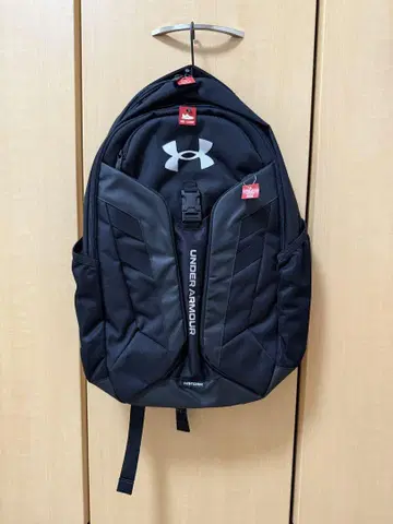 Under Armour 블랙 럭색/백팩