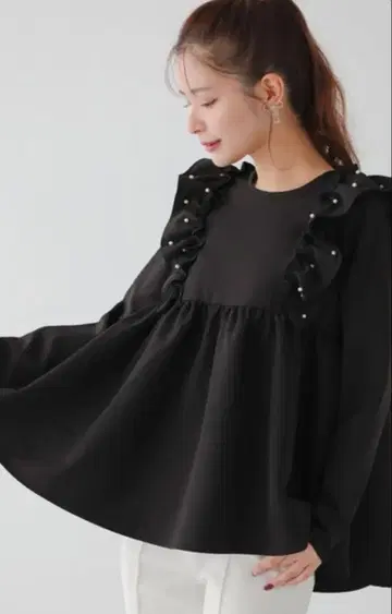 F it more 숄더 펄 프릴 페플럼 상의