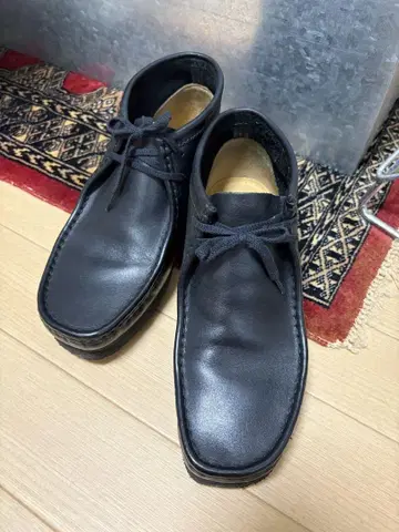 Clarks 클락스 왈라비 블랙 가죽 27.5cm