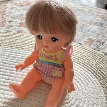 새상품급 멜짱 인형 본체 의류, 기저귀 포함