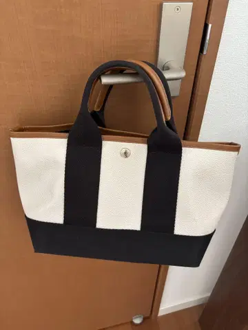 [TOPKAPI] 스코치 그레인 미니 토트 백 크림 블랙 S 사이즈