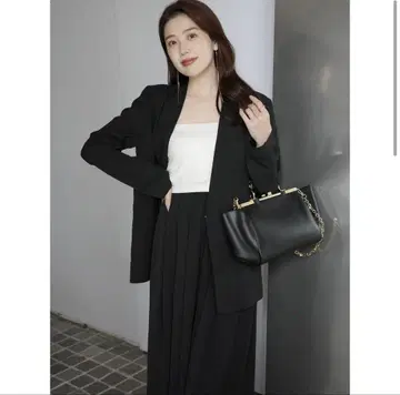 anuans 라이트 더블 새틴 노카라 자켓 블랙