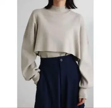 스태미키 크롭 하이넥 스웨터
