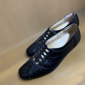 블랙 가죽 레이스업 슈즈