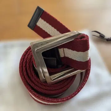 BALLY 빨간색과 화이트 스트라이프 트리콜로르 라인