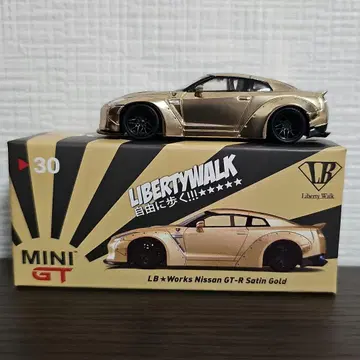 LB Works Nissan GT-R 새틴 골드 미니카