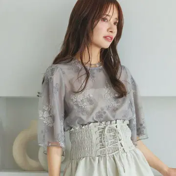 misty woman 자수 블라우스 그레이