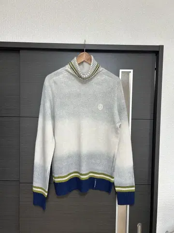 MOSCHINO JEANS 그라데이션 니트 터틀넥