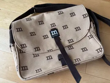 마리메꼬 m 로고 숄더백 베이지