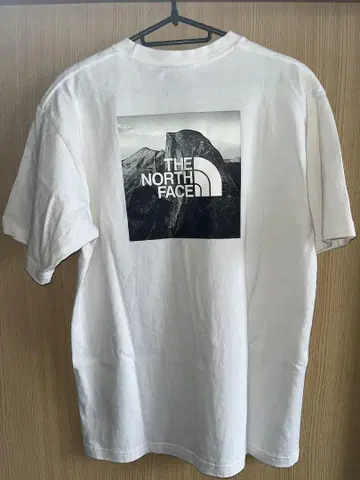 THE NORTH FACE 화이트 티셔츠