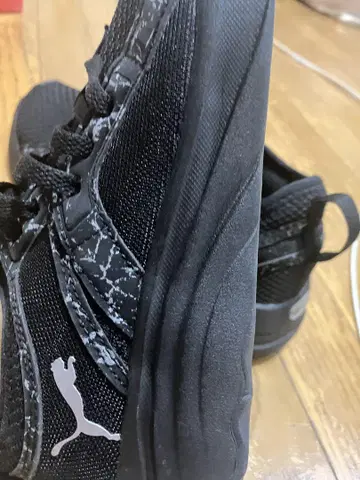 PUMA 블랙 스니커즈 사이즈 23cm