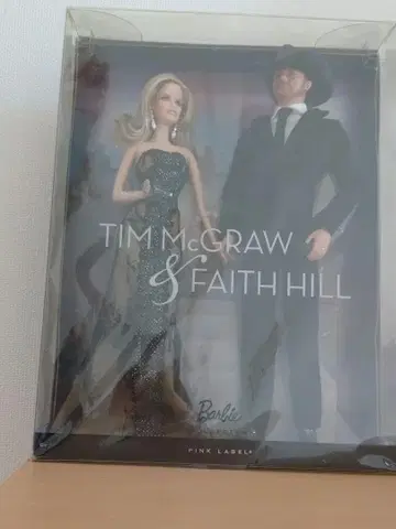 바비 인형 새상품 컬렉터 팀 맥그로와 페이스 힐