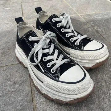 CONVERSE의 통굽 신발