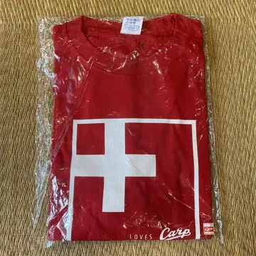 빨간색 T셔츠 L 사이즈 LOVES Carp
