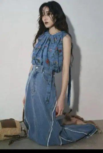 Andrea&Co 라인 프린지 데님 스커트 플라워 프린트 상의