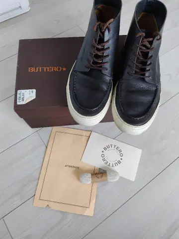 BUTTERO 블랙 가죽 하이컷 신발 39