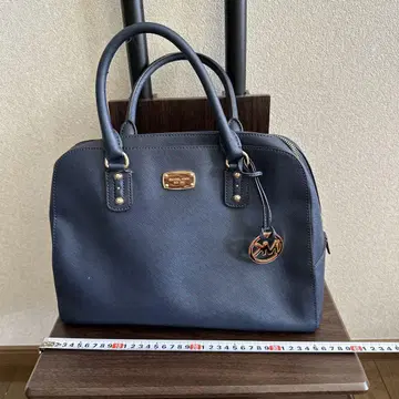 MICHAEL KORS 네이비 핸드백