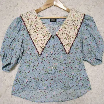 파메오 포즈 꽃무늬 블라우스 Empress Blouse 프리 블루