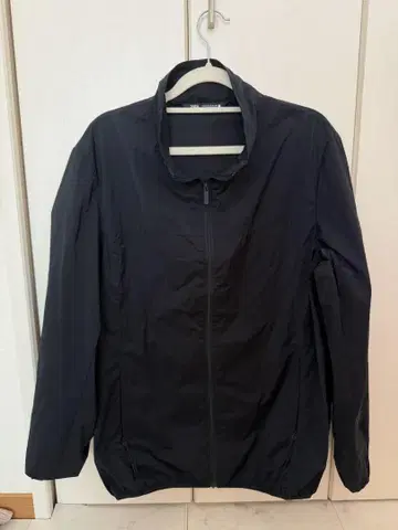 ZARA 블랙 점퍼 풀 집업