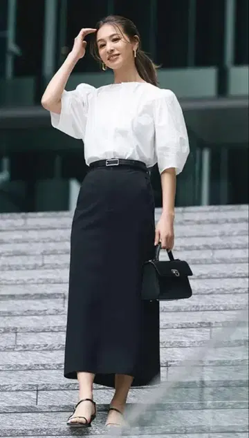 UNFILO [세탁 가능/스트레치] 이지 치노 I라인 스커트 네이비 38