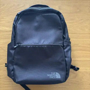 THE NORTH FACE 다크 그레이 백팩