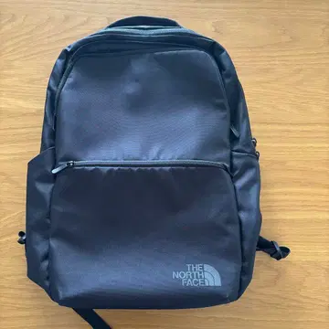 THE NORTH FACE 다크 그레이 백팩