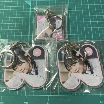 쿠리타 나츠카 아크릴 키링