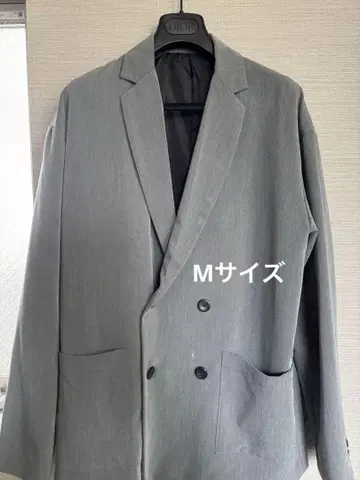 그레이 더블 브레스트 자켓과 슬랙스 셋업