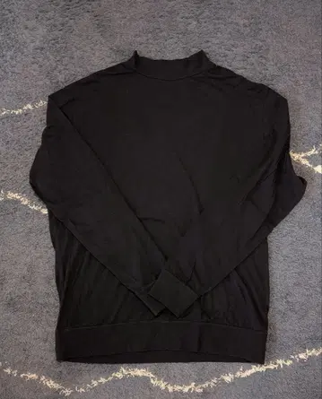 confect 모크넥 긴팔 티셔츠 네이비